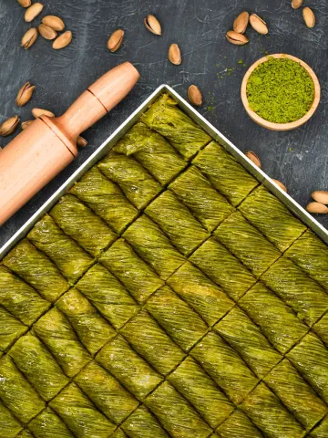 Fıstıklı Burma Sarma Tatlısı