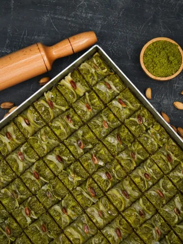 Fıstıklı Papyon Tatlısı